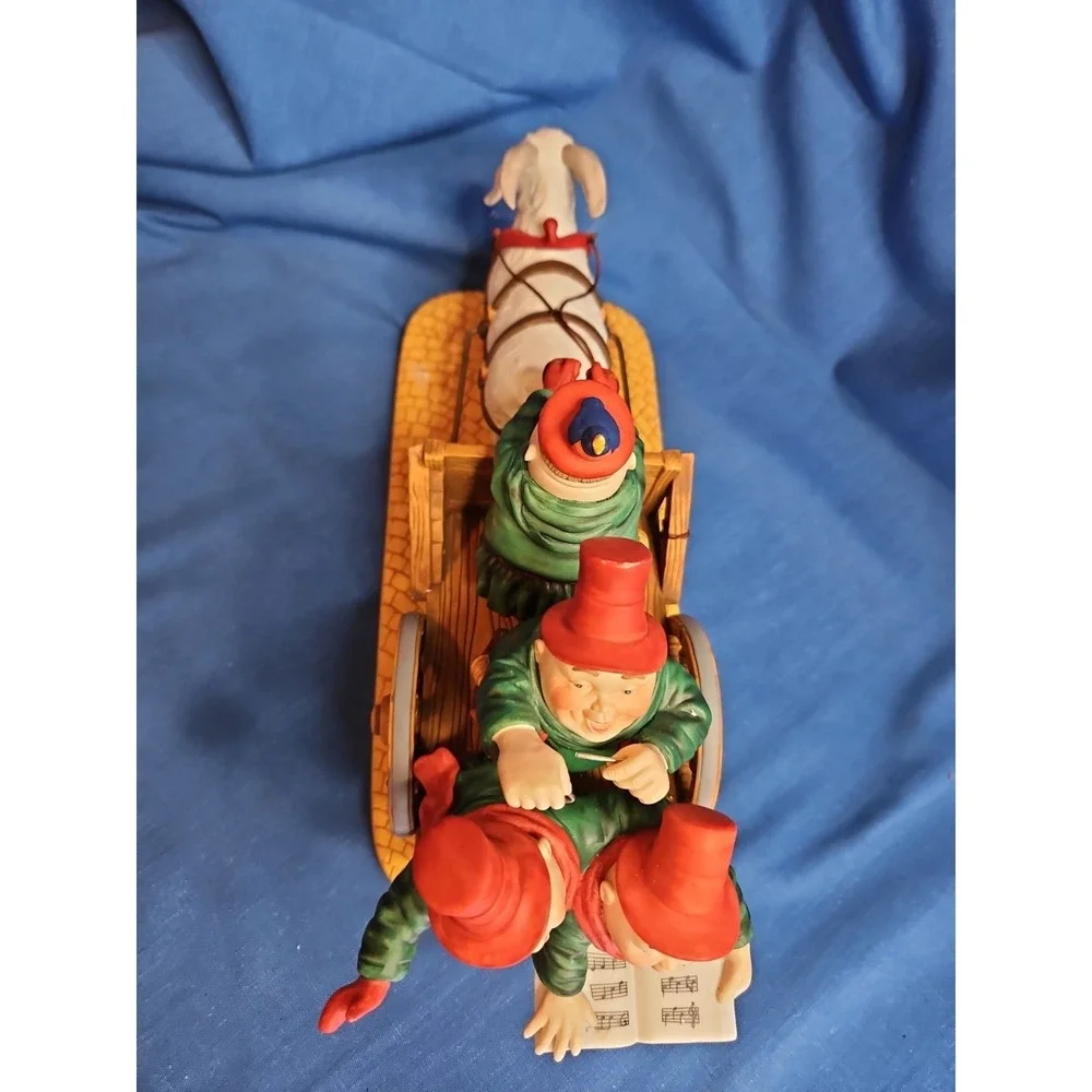 Dept 56 Christmas MERRY MAKERS Merrily We Roll Along Carolers Choir Monks 14x7